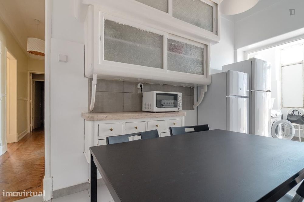 Quarto - localizado em Intendente Lisbon