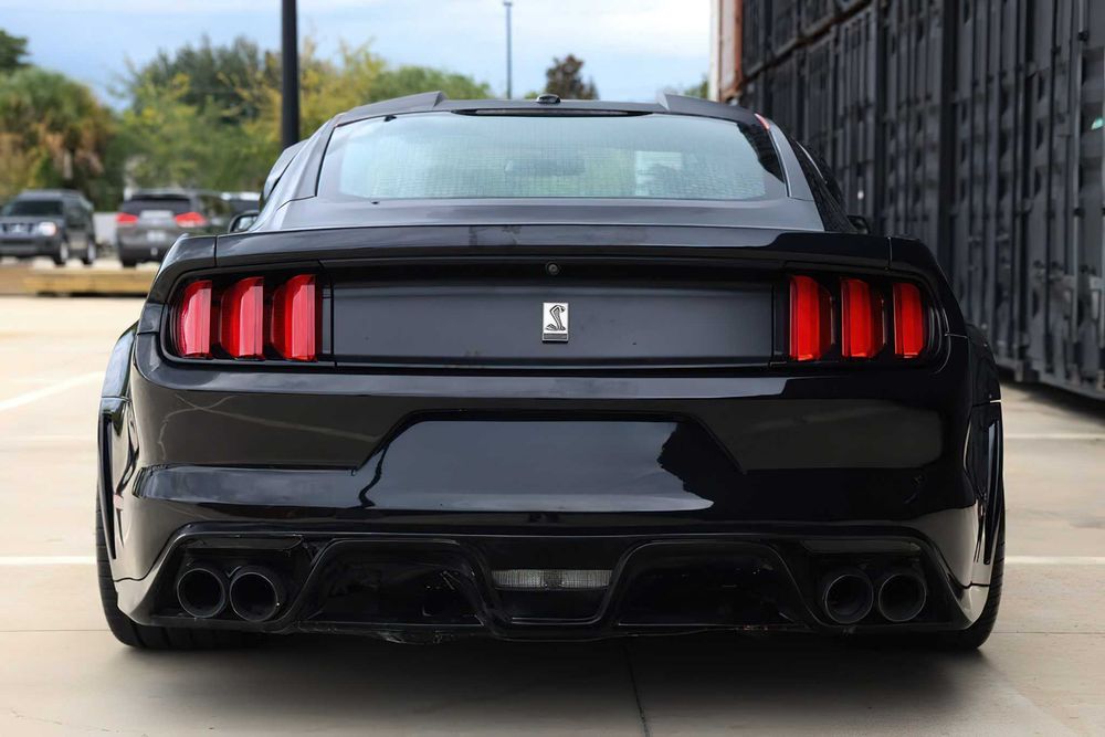 Ford Mustang Shelby GT350      2016