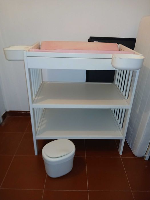 Trocador com muda fraldas