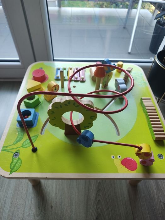 Stolik edukacyjny drewniany