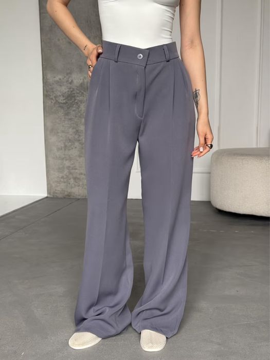 Класичні брюки 42 розміру/ стан новий