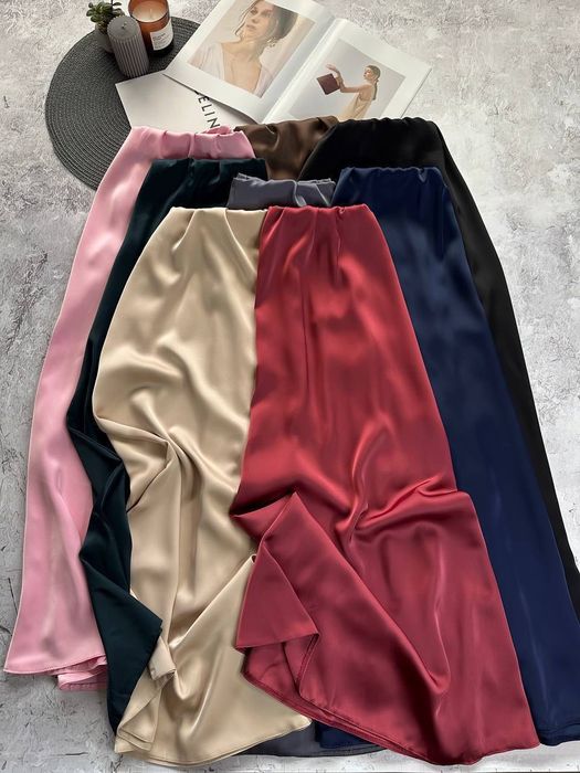 Багато кольорів!  Атласна спідниця міді з високою талією трендова