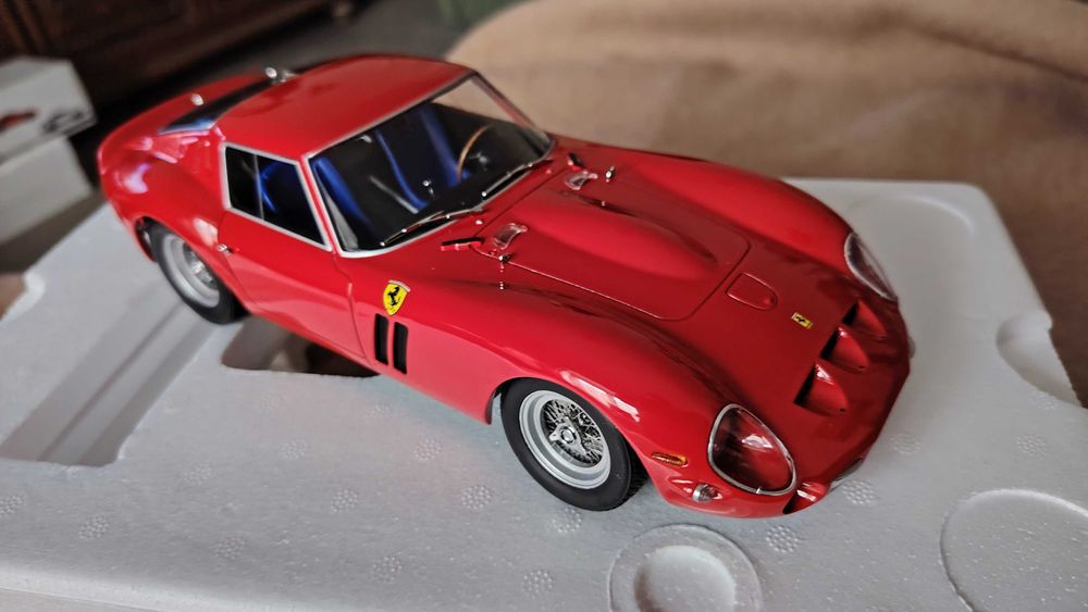 Ferraris VARIOS Classicos + Sem Caixa + 1/18