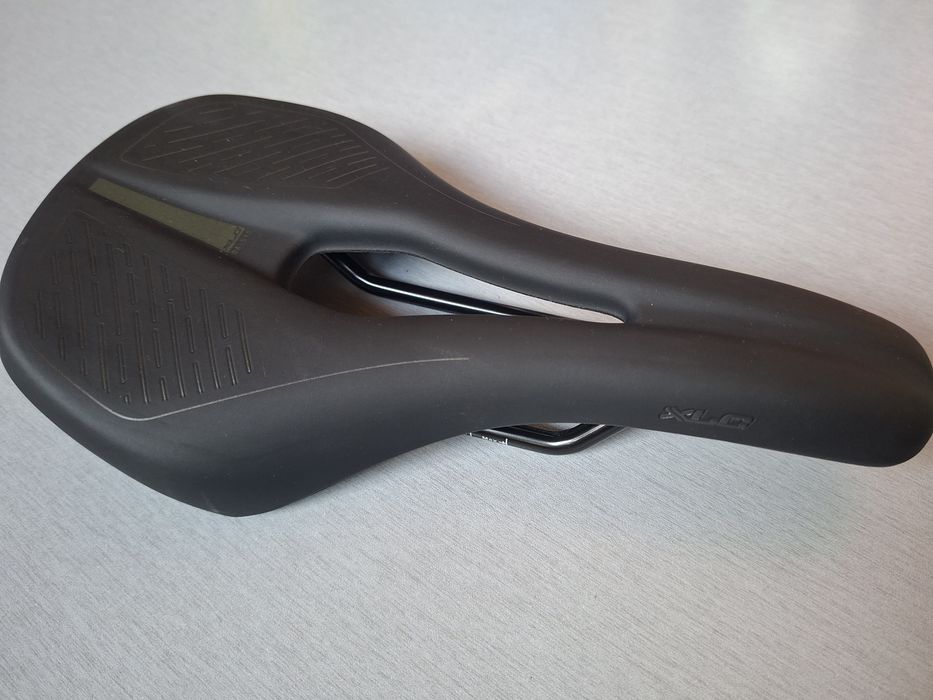 siodło siodełko rowerowe XLC SA-S10 143 mm