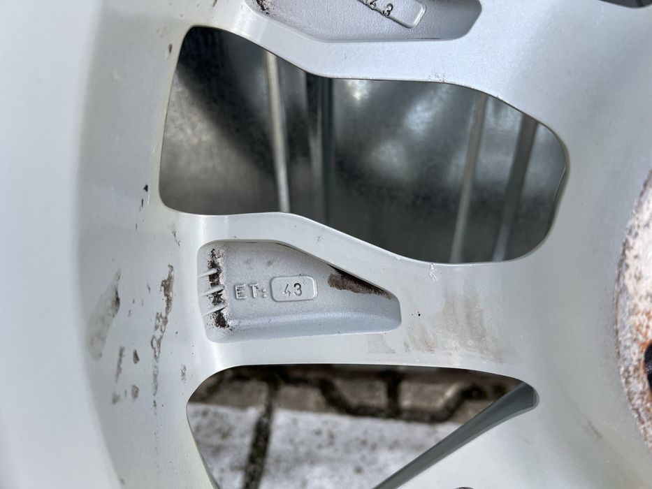 Koła zimowe 225/45R17 5x114.3 66,1 ET43 Renault