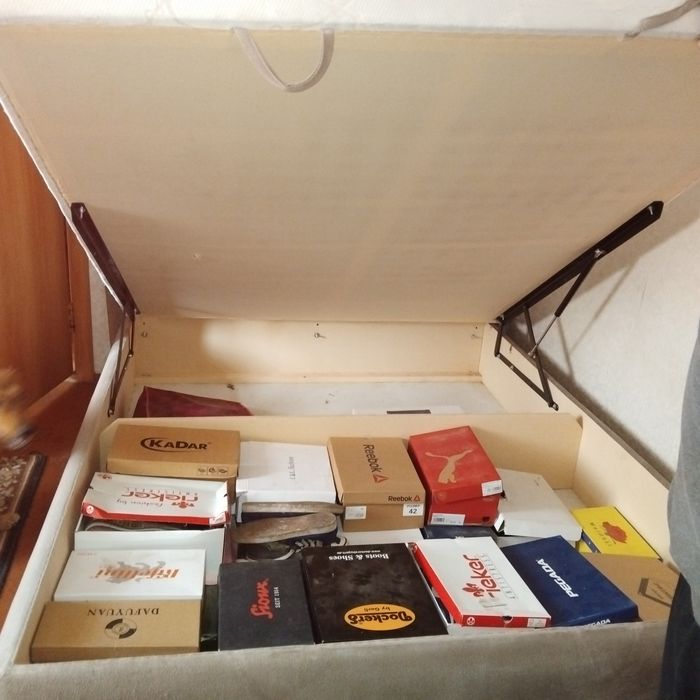 Ліжко двухспальне