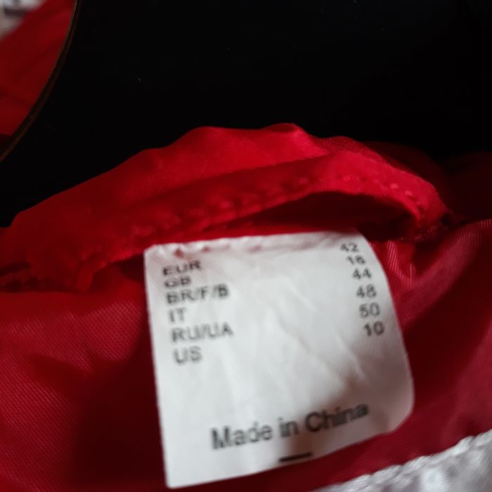 Płaszczyk czerwony pikowany damski