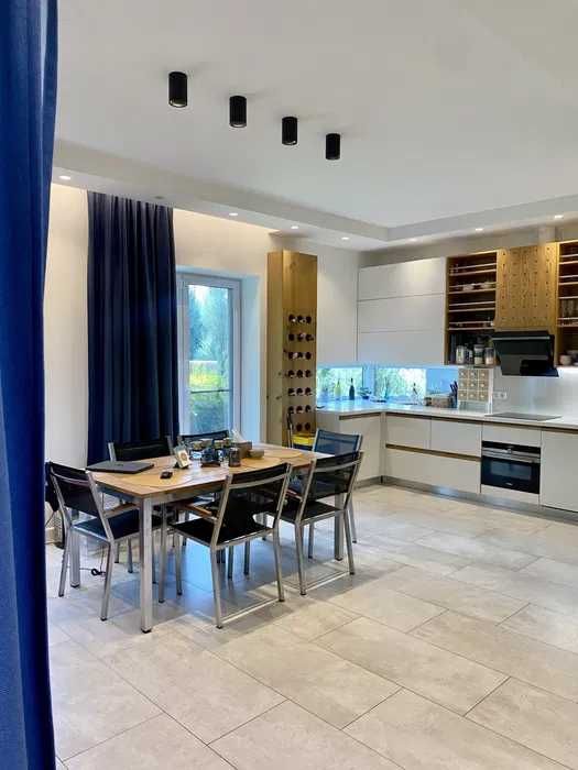 Для цінителів комфорту та тиші з дизайнерським ремонтом в лісовій Бучі