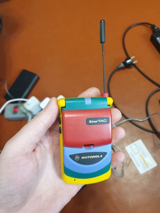 Motorola StarTAC 70 Rainbow ретро раритет винтаж антиквариат телефон