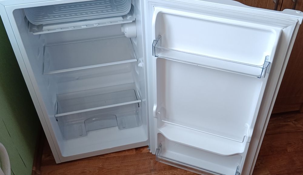 Холодильник на гарантії 90л grunhelm vrh-s85m48-w