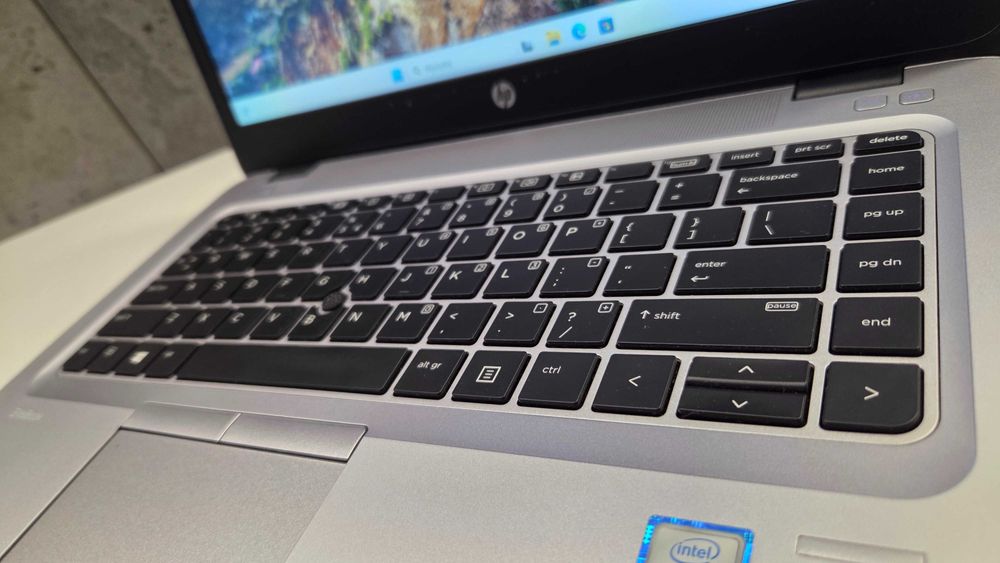 Cienki HP EliteBook 840 i5 6200U ram 8GB dysk 256SSD Laptop Windows 11
