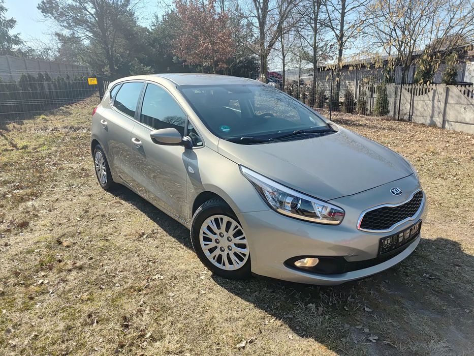 Kia Ceed 1,4 100km.Benzyna Ładna Klimatyzacja Serwis Sprowadzona
