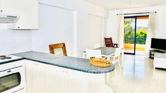 Продаж 2к. апартаментів м.Пафос (Кіпр)