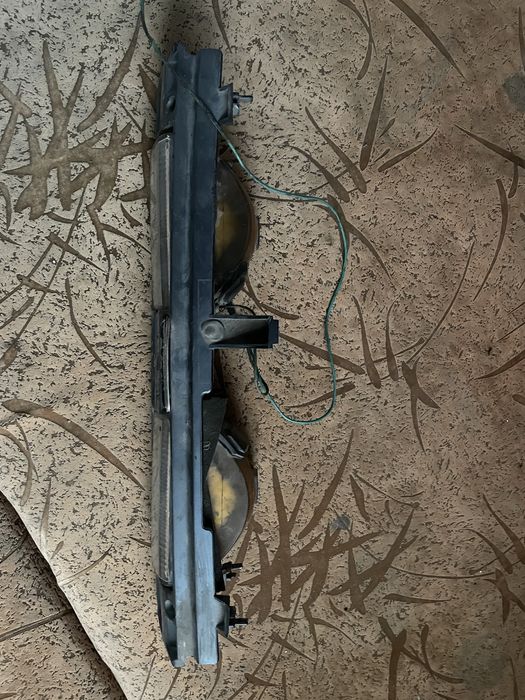 Продам решотку радіатора  мазда 626 GD