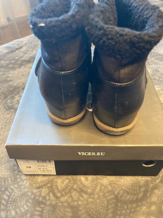Botki na ukrytej koturnie ocieplane rozm 38