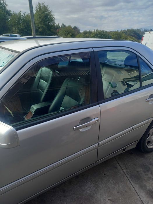 Mercedez benz c200