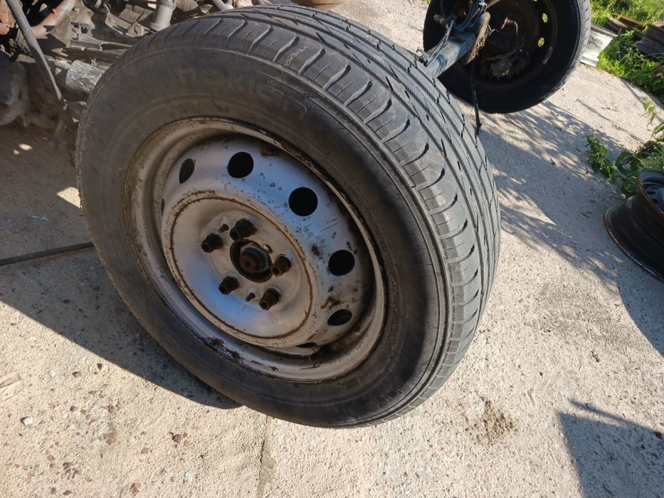 Oś do przyczepy ośka