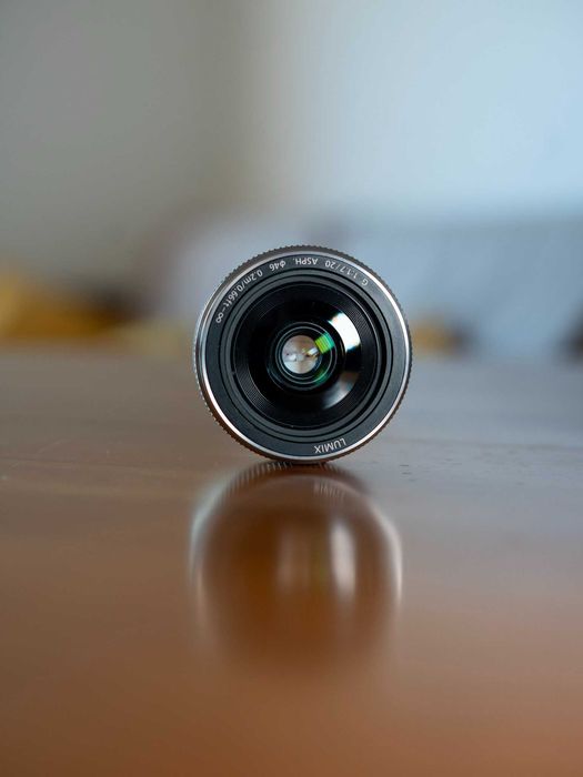 Panasonic Lumix GH5 + Lente 20mm f/1.7 + Acessórios