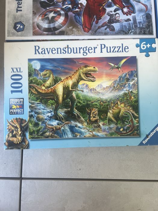 Zestaw 3 puzzli 5,6,7+ Trefl : Avengers, pilkarze i dinozaur