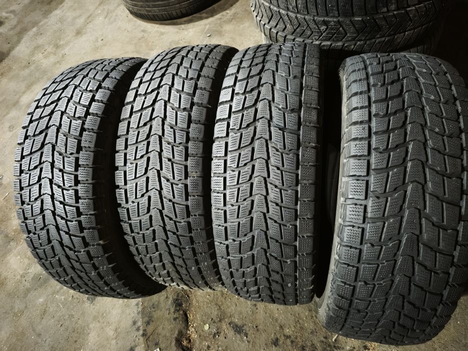 Шини резина зима 255/70 R16 Dunlop Grandtrek SJ6