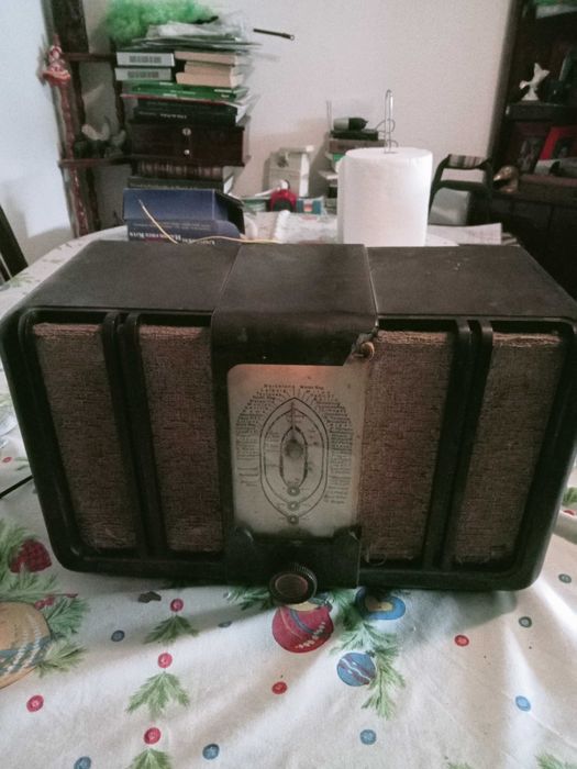 Rádio muito antigo Philips