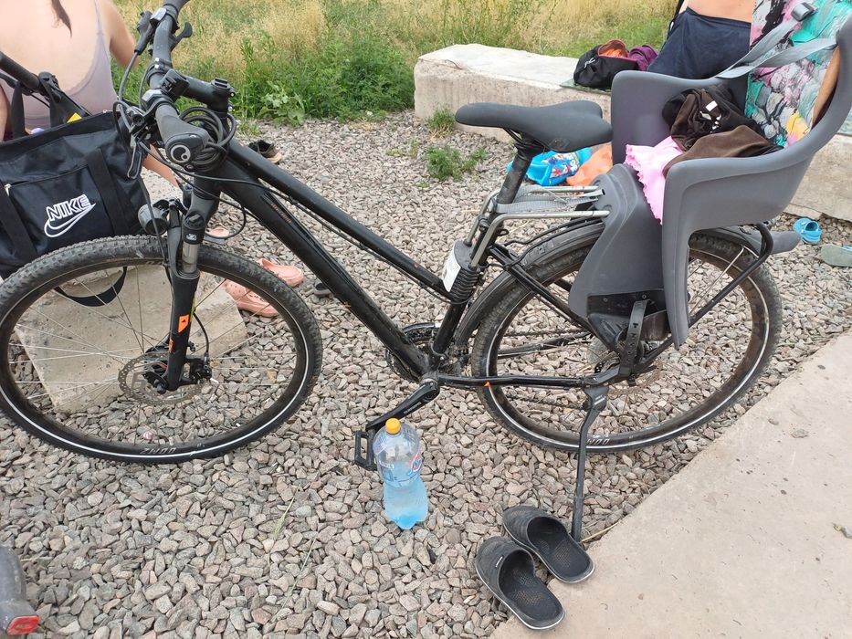 Продам велосепед с детским креслом олх доставки нет!!!