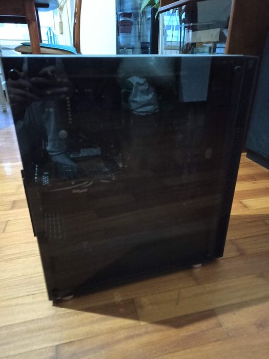 Vendo PC Gaming usado, em bom estado geral e sempre bem estimado