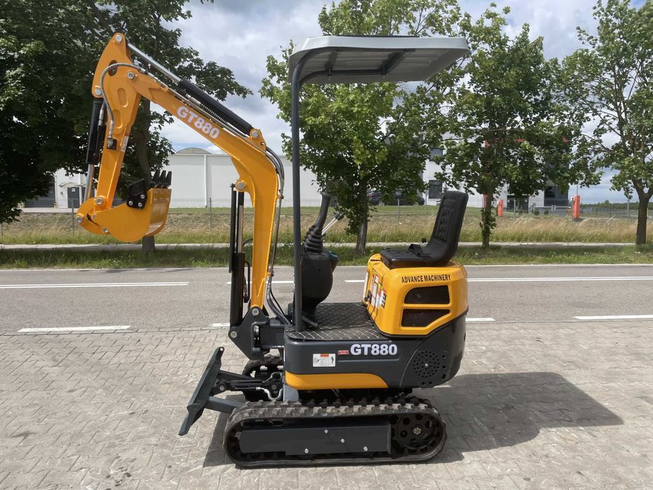 Minikoparka Advance Machinery GT880, skrętne ramię, silnik KOOP Gunter Grossmann