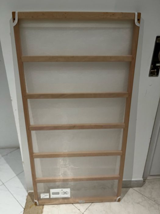 Berco IKEA com colchao e 2 jogos de roupa de cama