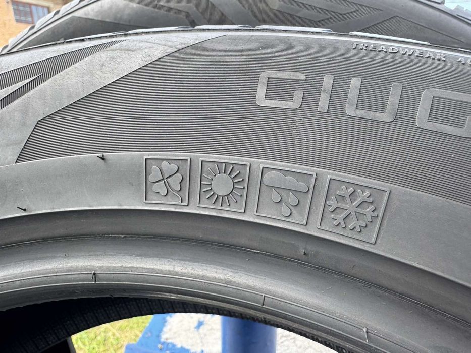 Всесезонні шини Vredestein 225/55 R18