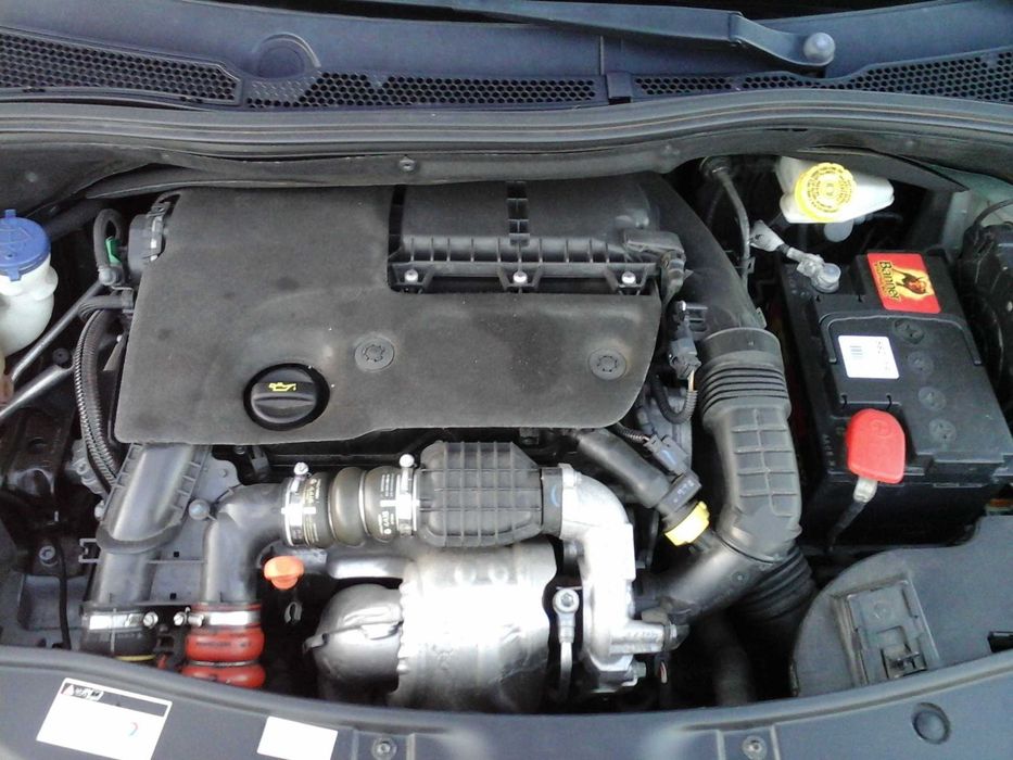 Peugeot 2008, 1.6 HDi Style ano 12/2015 em excelente estado