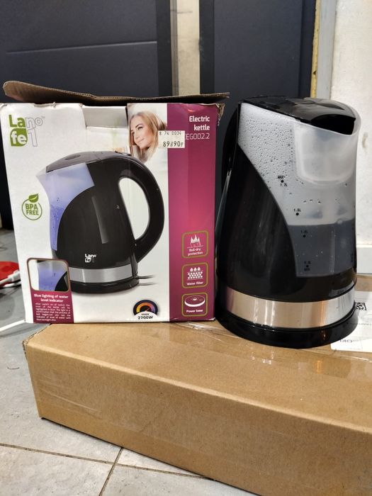 Czajnik elektryczny plastikowy