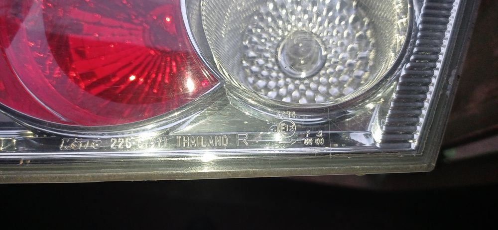 Задні фонарь  в кришку багажнику Mazda 6 GG 2 003 рік.