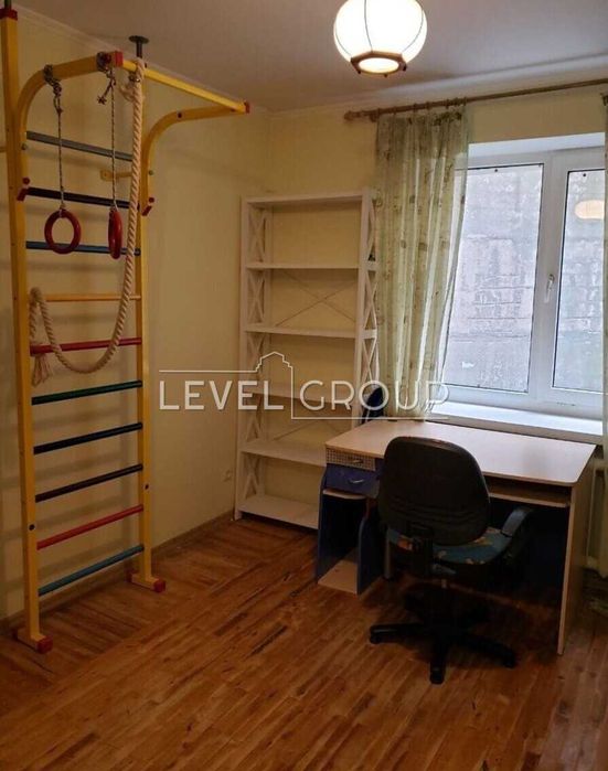 Продаж трикімнатної квартири вул. Радченка 4 Солом'янський