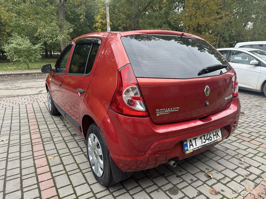 Renault Sandero 2011