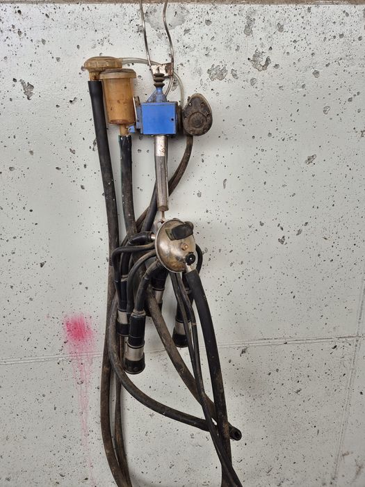 Aparaty udojowy i inne części przewodowki