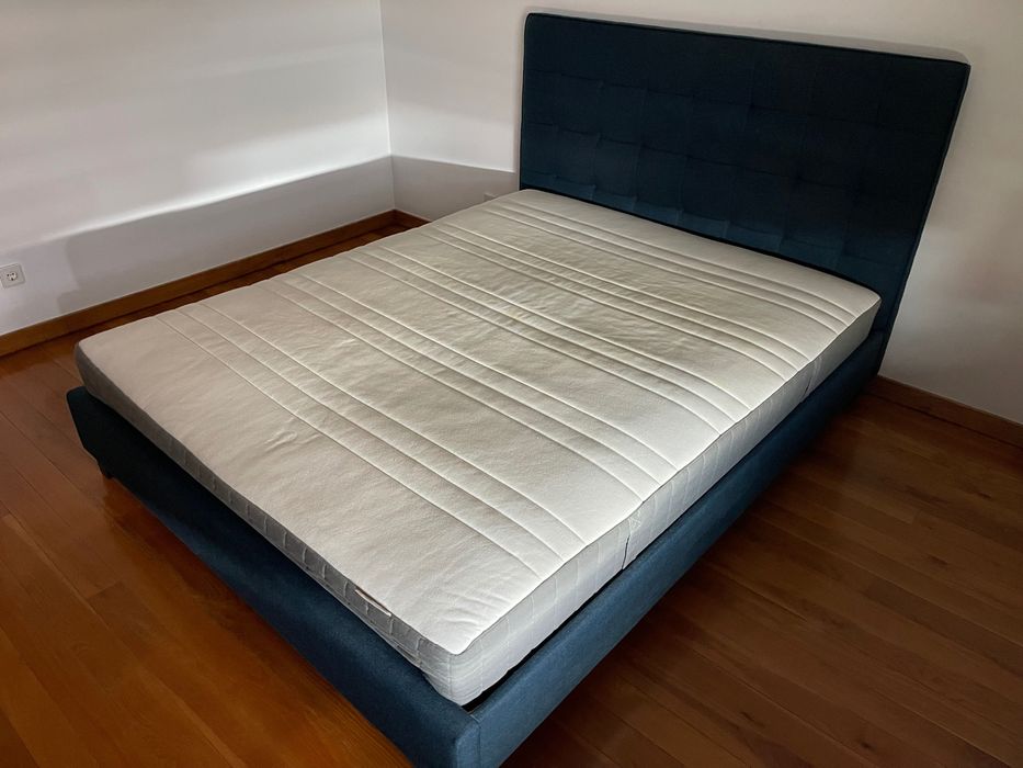 Cama azul ciano de casal