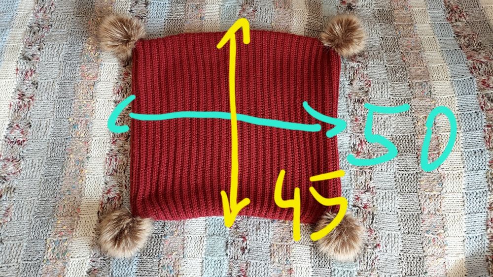 Poszewka na poduszkę wełniana z zamkiem i pomponami