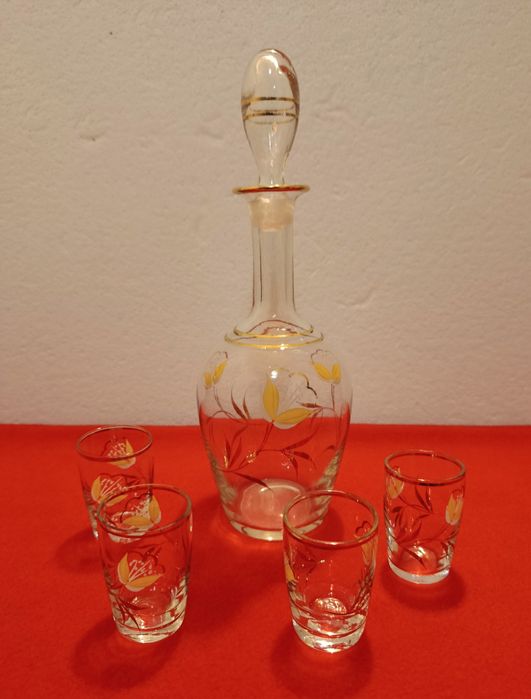 Licoreira e copos de licor vintage