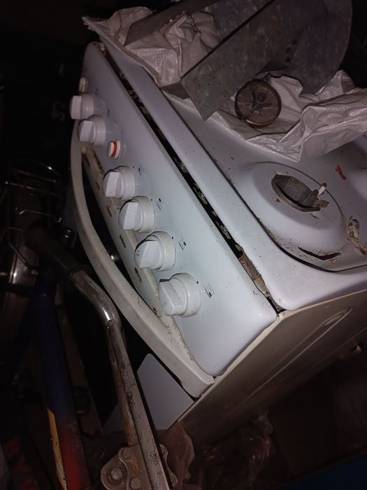 Газова плита Indesit б/в на запчастини або під ремонт