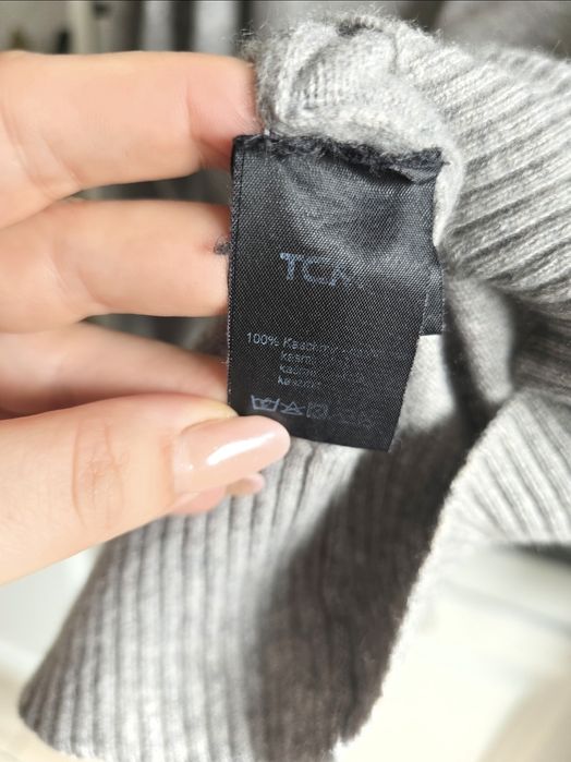 Męski sweter w serek kaszmirowy r.S wełniany szary z łatami