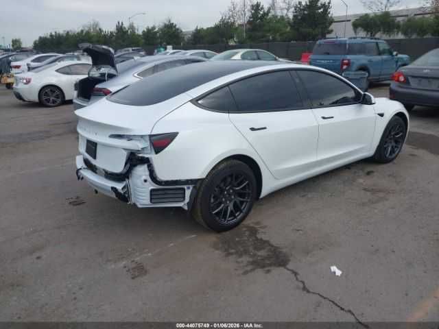 Tesla Model 3 2025 .