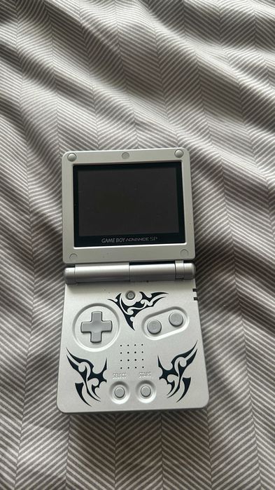 Game Boy Advance SP Tribal (Edição Especial) + 3 jogos – Para reparar