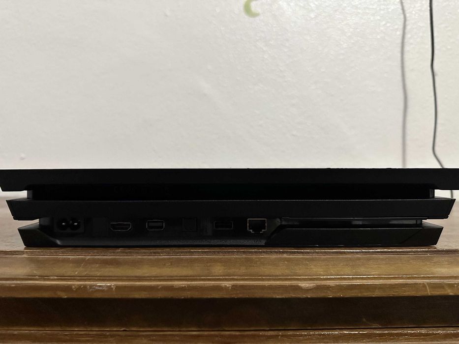 Ps4 Pro & Comando