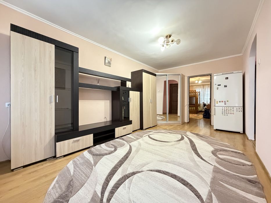 2-Кімнатна район «Чайка» вул. Гайдамацька 9. (вул. Струтинської 9)