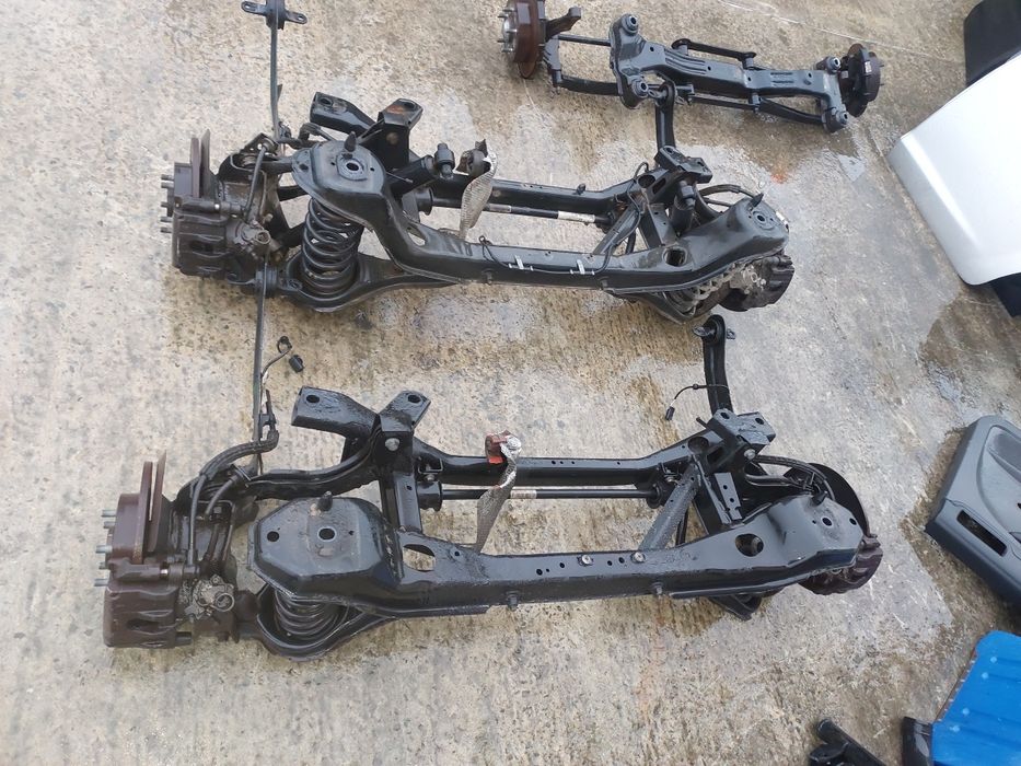 Балка ричаг  цапфа супорт Ford Focus123 FordC-Max Volvo V50 S40