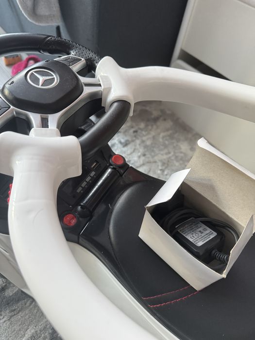 Дитяча машинка, Електромобіль-каталка Mercedes-Benz G63