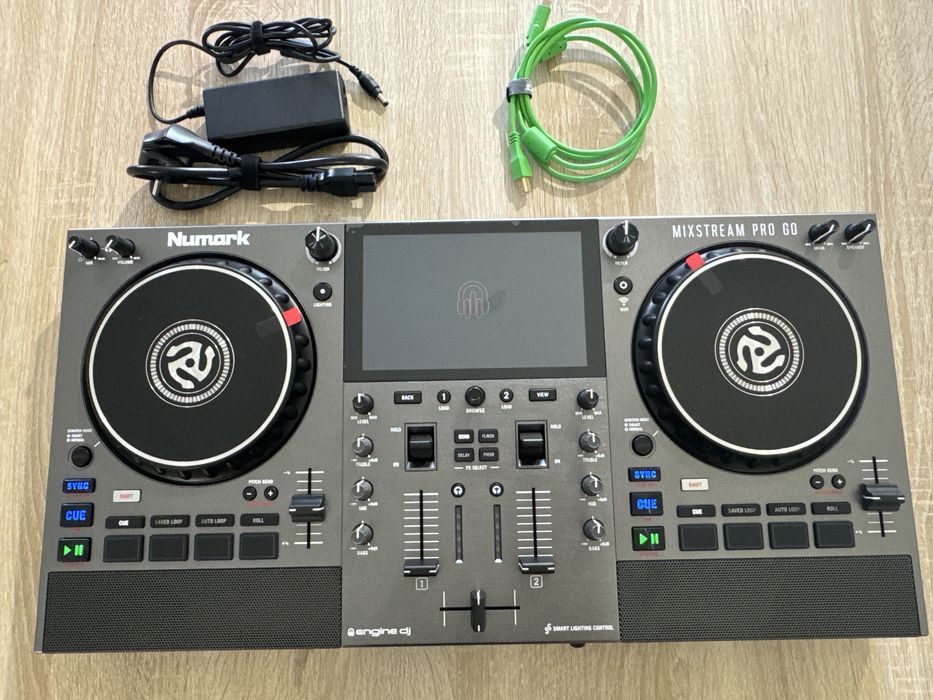 Numark Mixstream Pro Go + Mala Walkasse