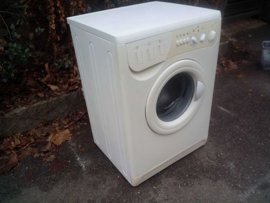 за 4500 стиральная  машинка wisl 105 indesit  доставка гарантия