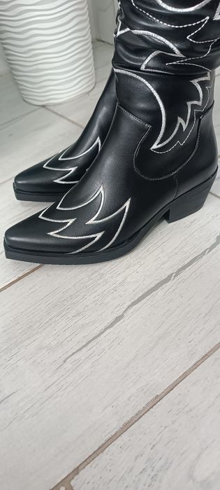 Продам шикарные сапоги козаки